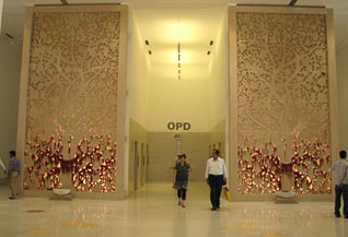 Entrance to the Outpatients' Block at Medanta – The Medicity